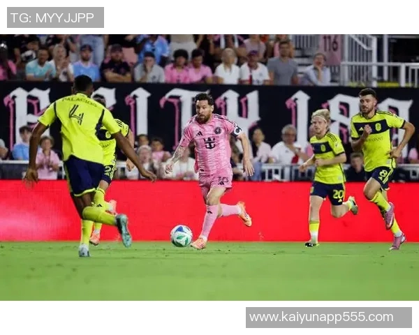 梅西梅开二度锁定胜局纳什维尔门将扑救失误致失球