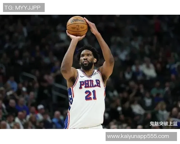 恩比德复出表现抢眼10投5中斩获14分7篮板8助攻3抢断