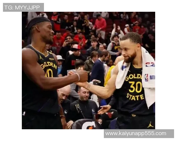 库里巴特勒追梦同场表现惊艳攻防效率齐齐排名联盟第二 库里巴特勒追梦同场表现惊艳攻防效率齐齐排名联盟第二