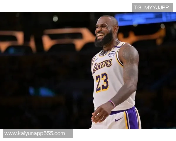 詹姆斯回忆新秀赛季在骑士的奇特角色与非赢球风格篮球