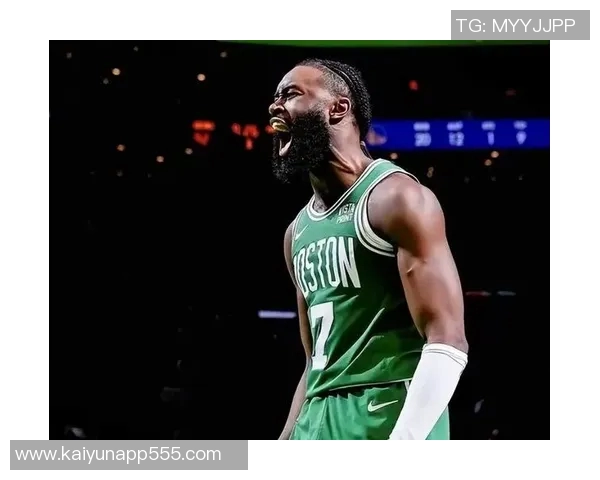 布朗谈上季射手众多现状变化积极寻找投篮机会提升表现