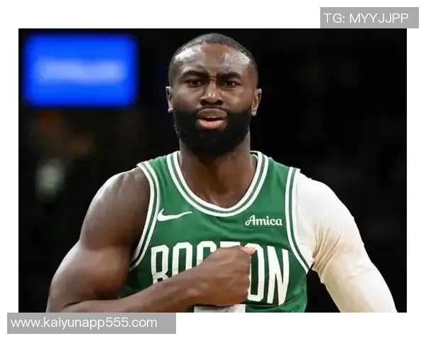 轻松发挥杰伦布朗13投6中轻松斩获21分1篮板展现实力