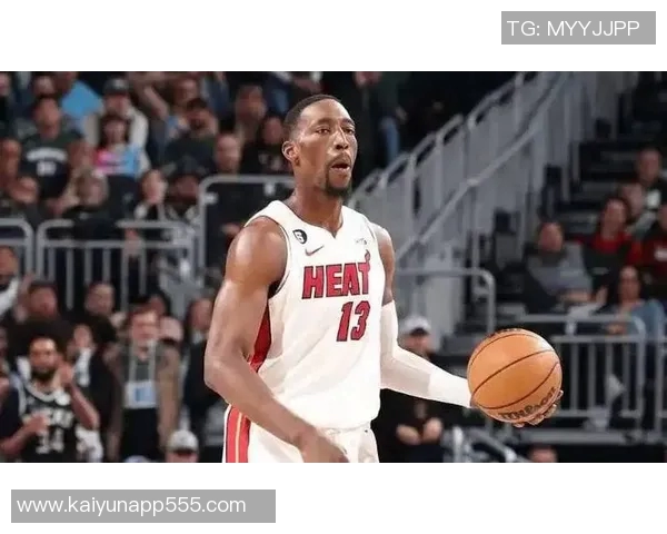 哈克斯称赞阿德巴约复出助球队稳定阵脚感到非常开心